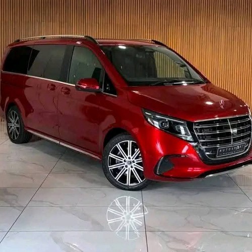 Mercedes-Benz V-Class V300d Avantgarde AMG Line